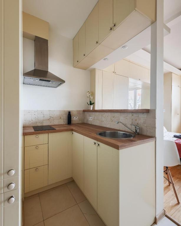 Apartamento Plac Konstytucji 3 Prywatne Mieszkanie W Centrum Miasta 200m Od Metra Politechnika Samodzielne Zameldowanie! Self Check-in System Varsovia